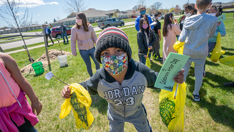 UWO Fond du Lac, city of Fond du Lac partner on Arbor Day tree celebration