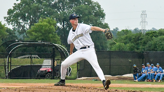 Dock Spiders Fall 11-3 to Chinooks at Home