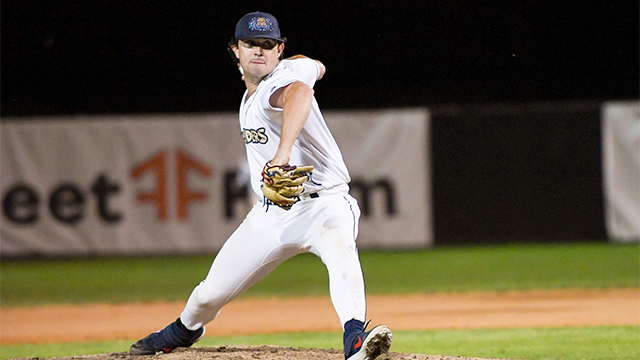 Dock Spiders Use Hit-By-Pitch in 10th to Walk-Off Chinooks, 7-6
