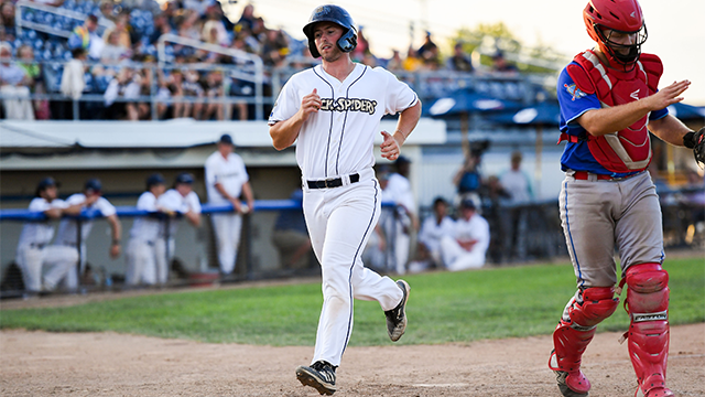 Dock Spiders Set NWL Runs Record, Beat Green Bay, 19-4
