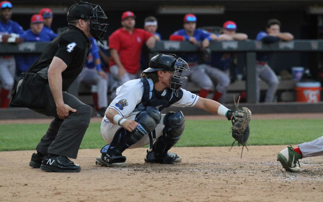 Dock Spiders Bats Come Alive But Fall To Pit Spitters 14-8