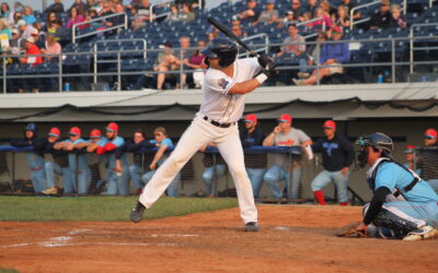 Dock Spiders Get Seventh Win, Outlast Mallards in Slugfest 15-8