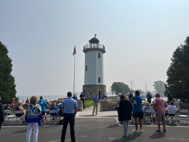 LIGHTHOUSE 13 (002) A crowd by a lighthouse