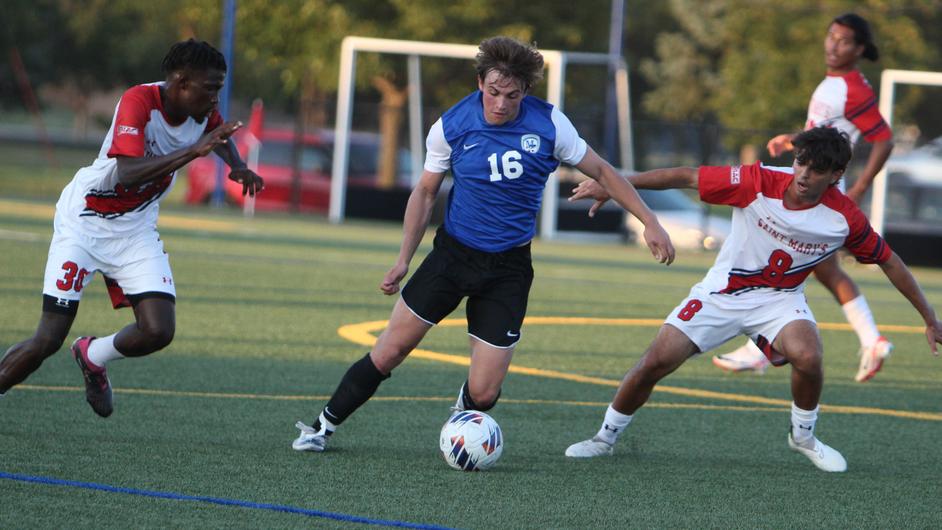 Late penalty kick lifts Marian men’s soccer past Cardinals