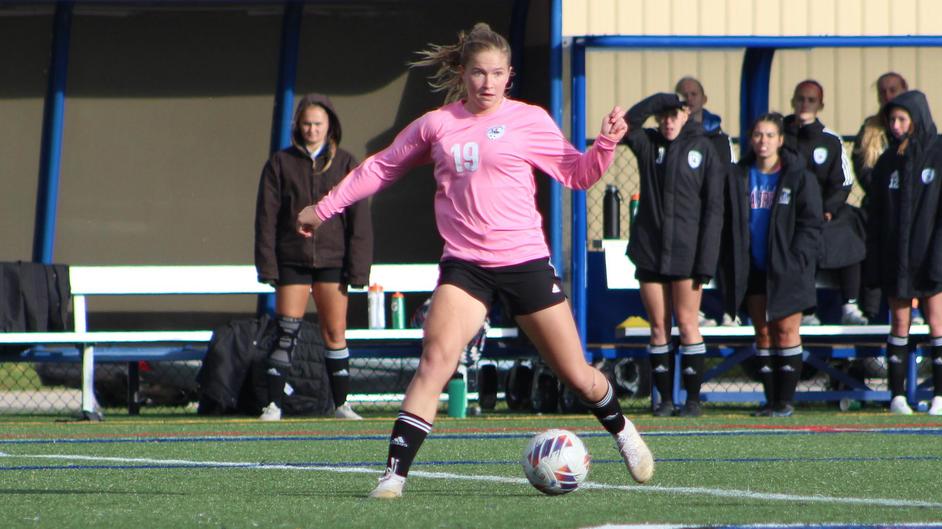 Offensive outbreak leads Marian women’s soccer past Husson