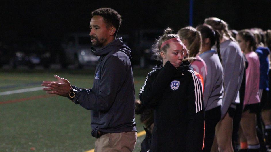 Sabre women’s soccer falls at IIT