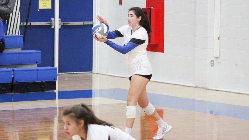 Hard fought five set match ends with Sabre women’s volleyball falling to CUW