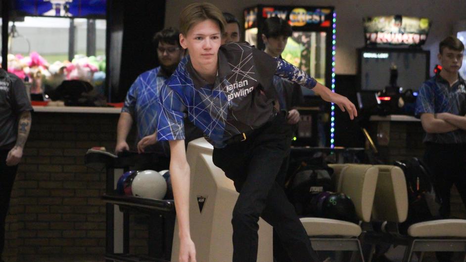 Sabre men’s bowling qualifies for bracket play at Midwest Collegiate Championship