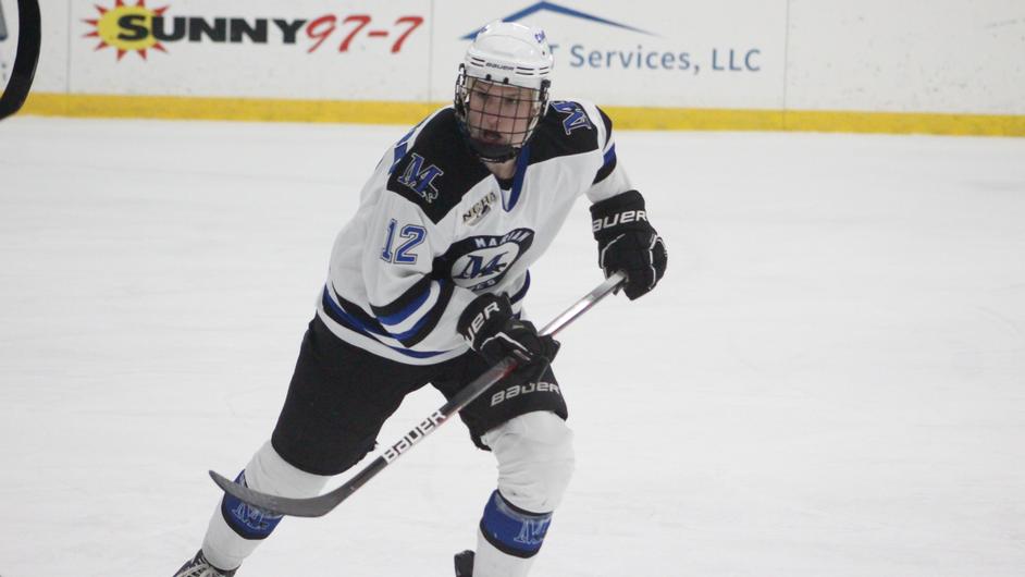 Sabre NCAA men’s hockey finishes weekend at St. Olaf