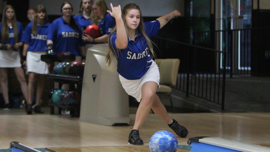 Marian women’s bowling finishes third at UWW Warhawk Classic