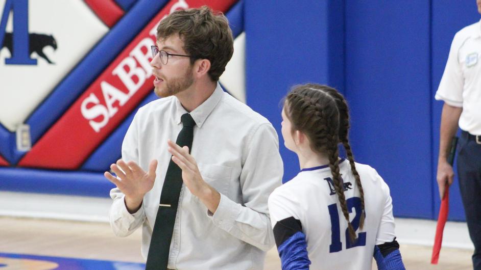 Wills steps down as head coach for Marian men’s and women’s volleyball