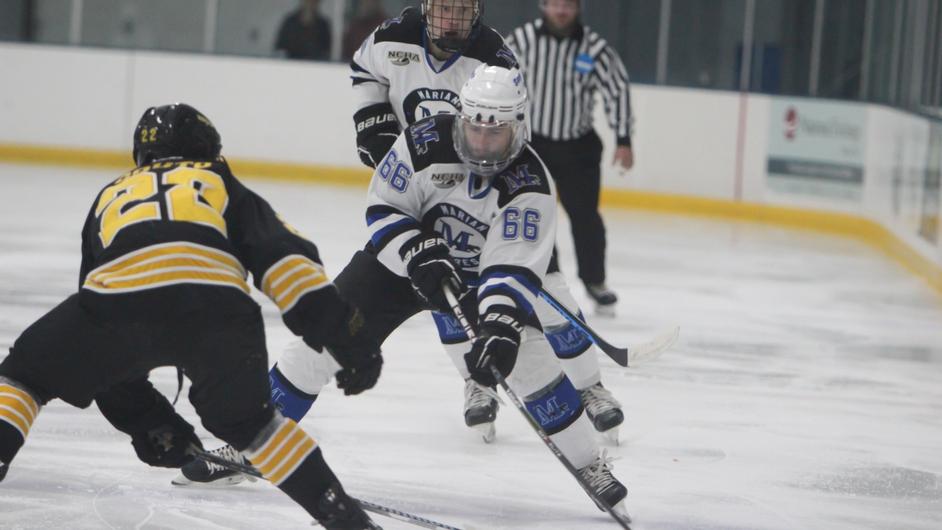 Late surge leads No. 2 Adrian past Sabre NCAA men’s hockey