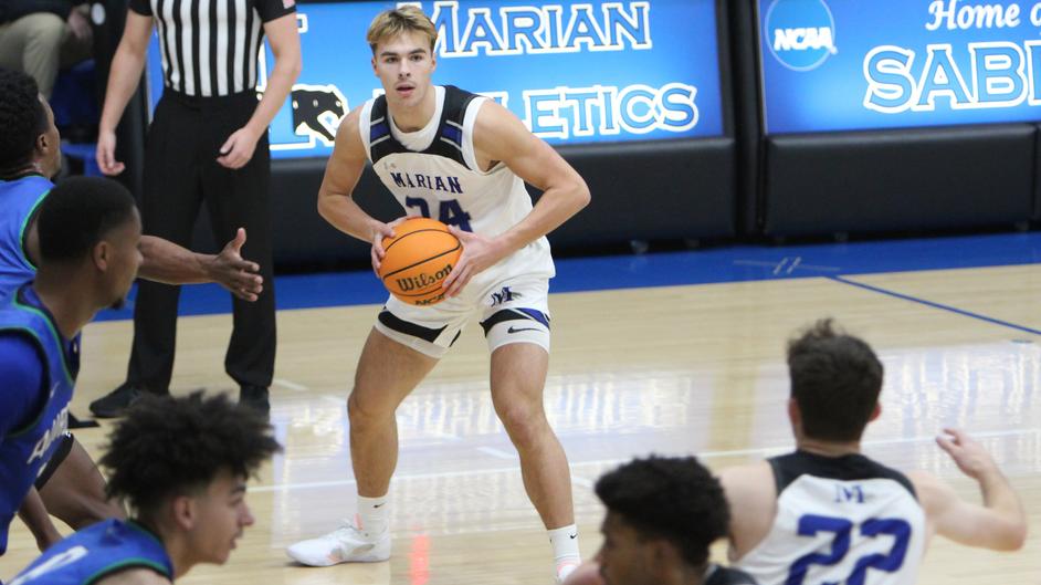 Offense sputters for Sabre men’s basketball at Edgewood