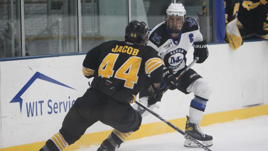 Slow start proves costly for Sabre NCAA men’s hockey against No. 2 Adrian