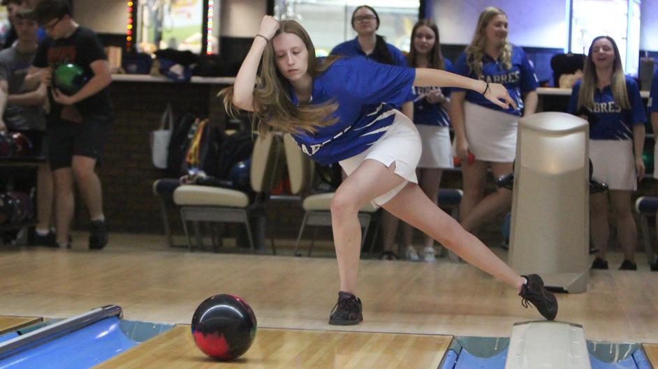 Marian women’s bowling finishes fifth at Titan Invite