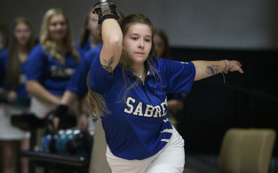 Schiekiera 300 highlights dominating first CCIW event for Marian women’s bowling