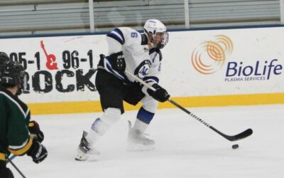 Late push falls short for Sabre NCAA men’s hockey in Superior Showdown opener
