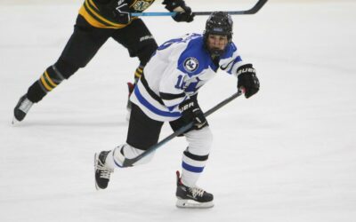 Sabre women’s hockey falls after late push from Aurora
