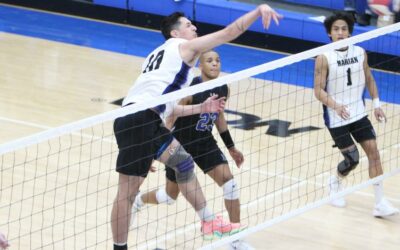Marian men’s volleyball dominates Fontbonne in three sets