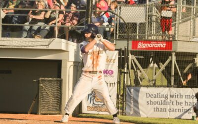 Back-to-Back Home Runs Lift Dock Spiders to 6-4 Victory Over Green Bay