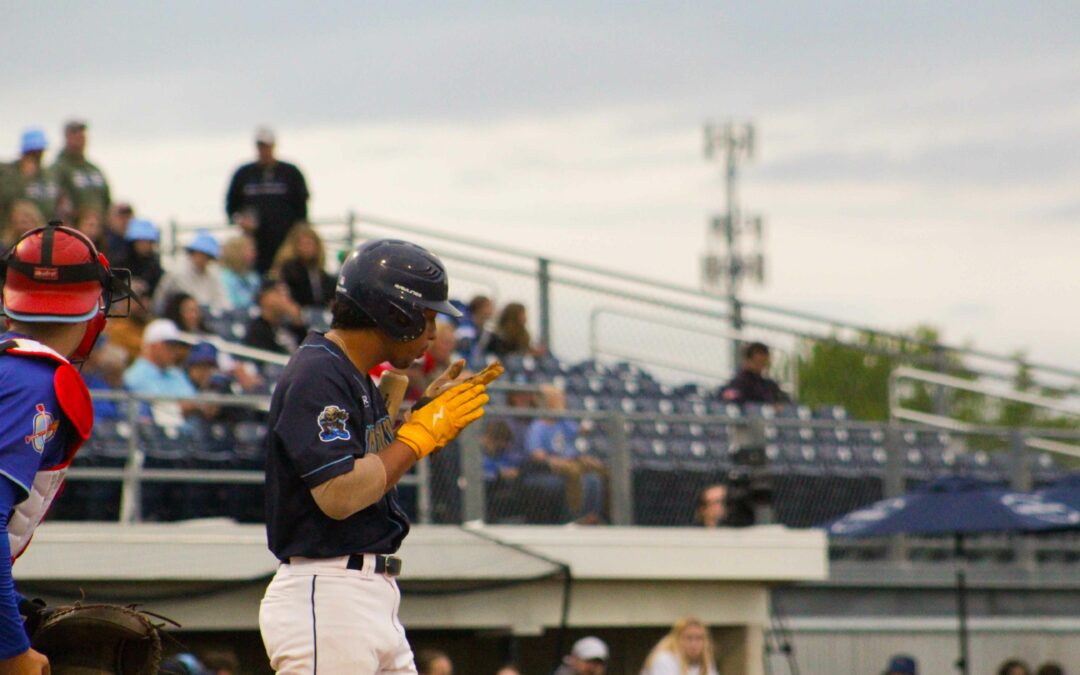 Dock Spiders Win Third Straight Game with 7-4 Victory Over La Crosse