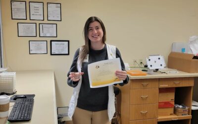 SSM Health Prescription Center lead pharmacy tech receives BEE Award