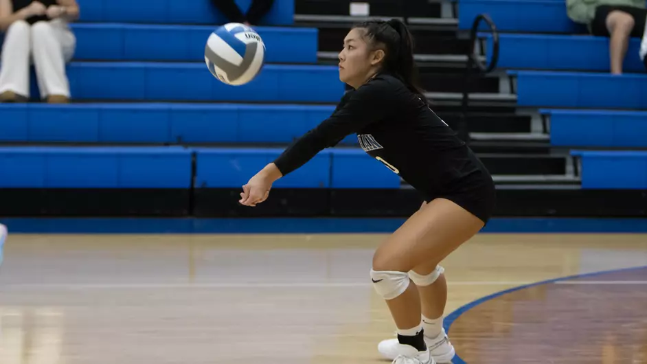 Sabre women’s volleyball defeated by CUC at home