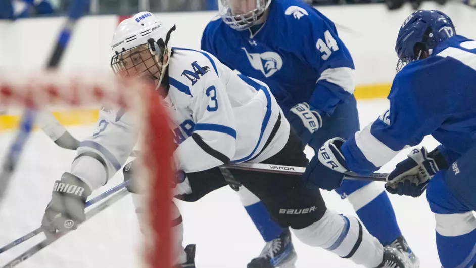 Battle of Highway 41 opener goes against Sabre NCAA men’s hockey