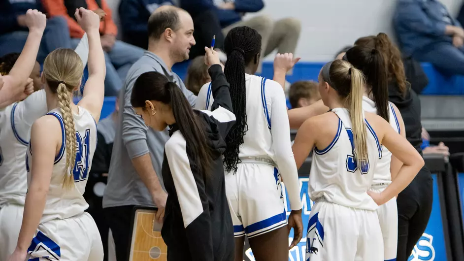 Sabre women’s basketball drops homestand opener