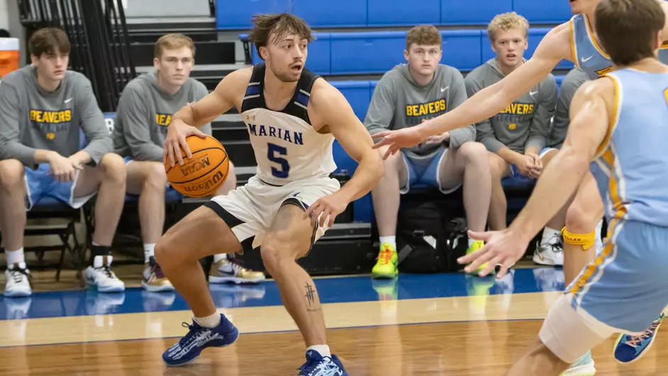 Streaking Stars rally to defeat Sabre men’s basketball