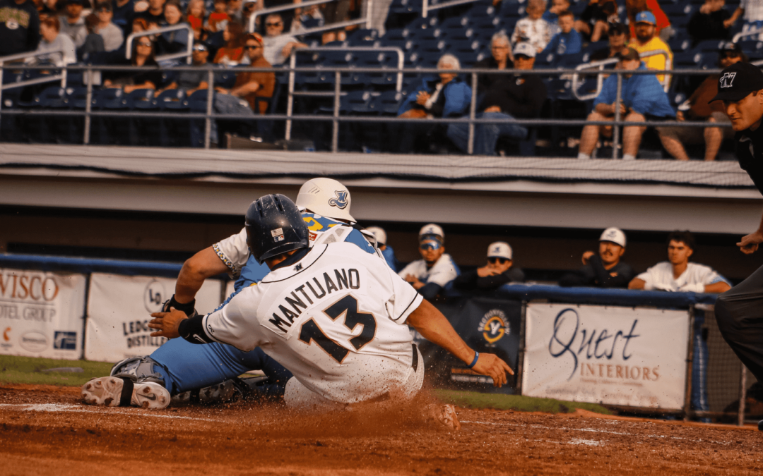 Dock Spiders Defeat Mallards on Opening Night