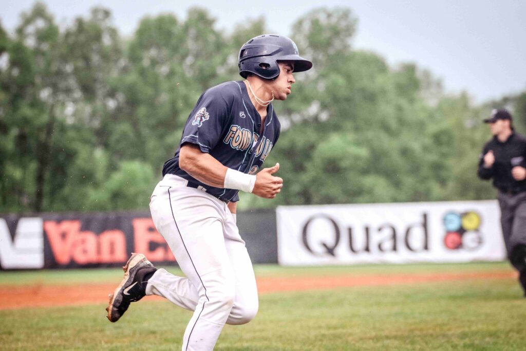 Baseball player running the bases