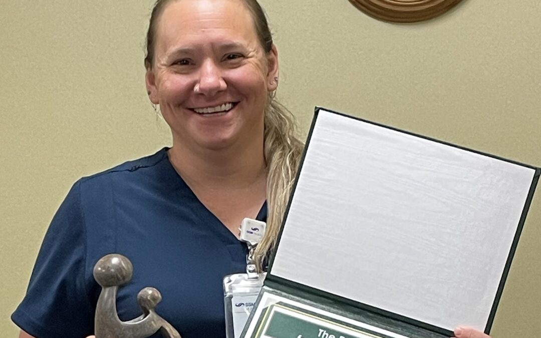 Registered nurse receives SSM Health at Home – Hospice DAISY Award for Extraordinary Nurses honor
