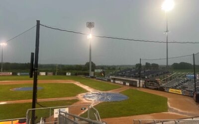Rain Halts Thriller Between Dock Spiders and Rockers