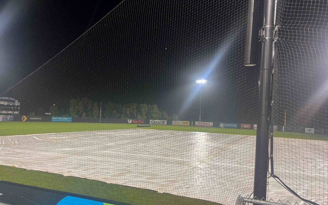 Rain Suspends Play Between Dock Spiders the Chinooks