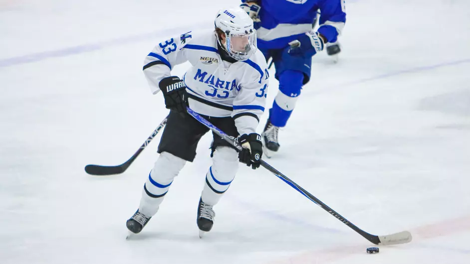 Sabre NCAA men’s hockey falls in Battle of Highway 41 opener