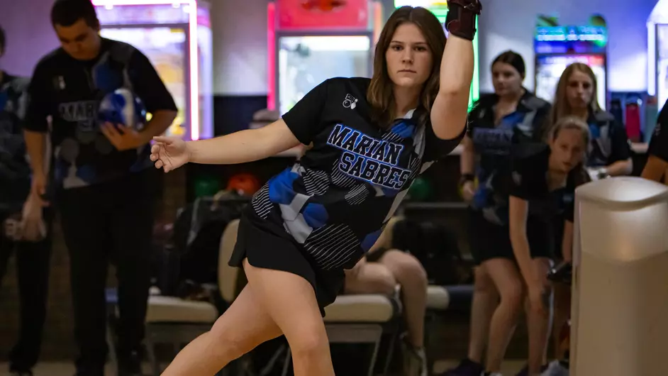 Women bowling for their college team