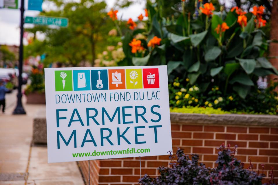 Farmers market sign