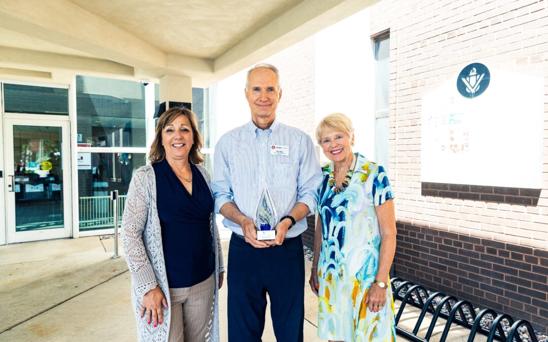 Sophia Partners Honors Rick Kyte with Servant Leadership Award at Viterbo Conference