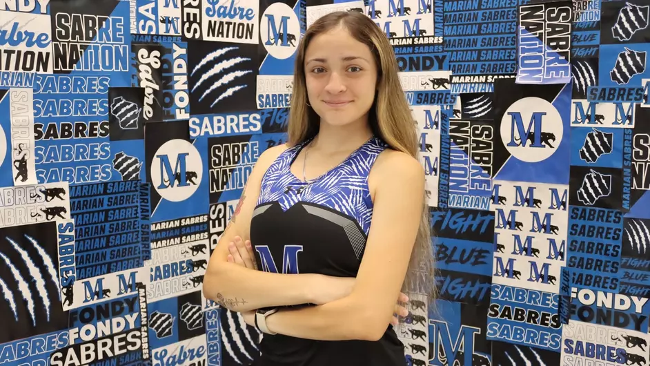 Women running college cross country