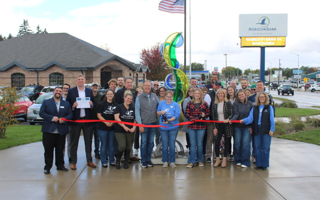 Envision Celebrates Horicon Bank’s 130th Anniversary and New Sculpture with a Ribbon Cutting