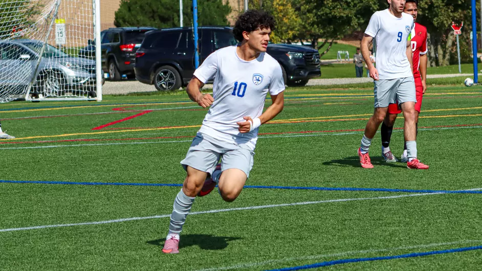 Mn playing college soccer